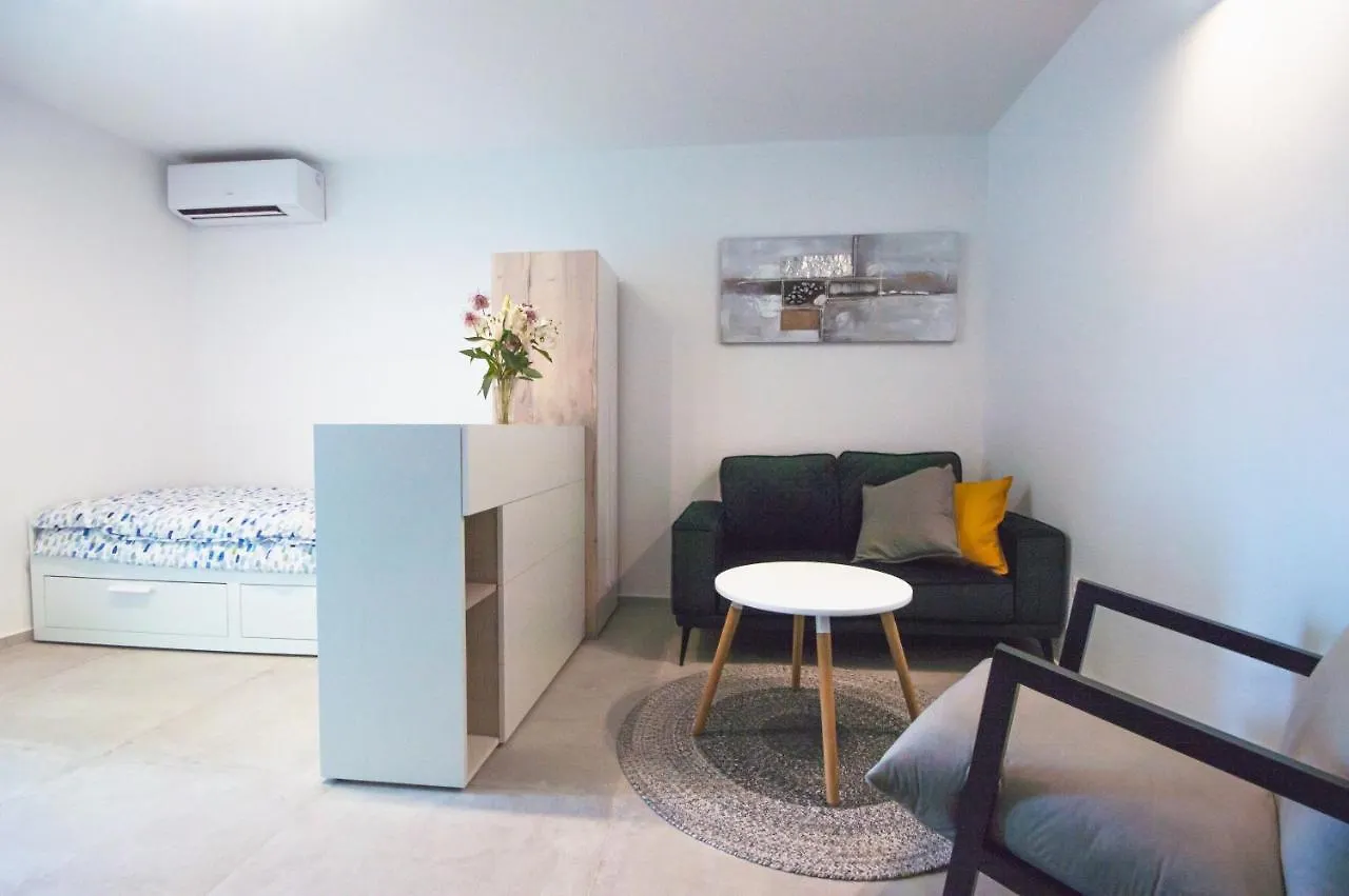公寓 波雷奇Studio Apartman Irma Cervar公寓 克罗地亚